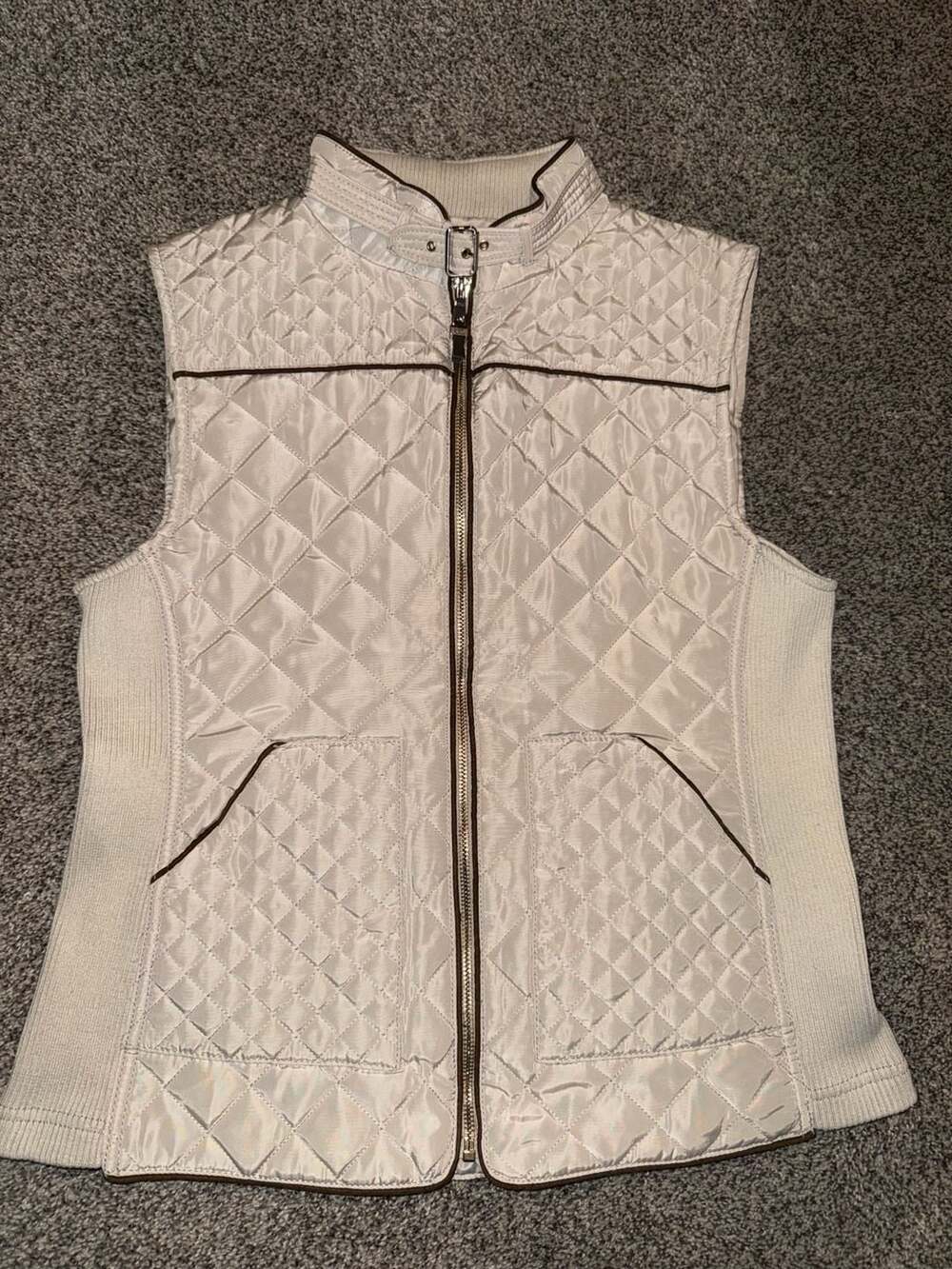 Miami Quilted Vest Cream Tan Mock Neck Full Zip Brown Trim Medium